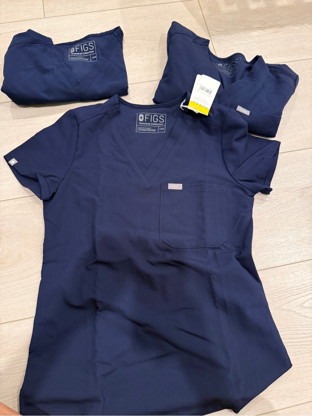 FIGS Women Navy V-Neck Scrub Top with Chest Pocket set of 3